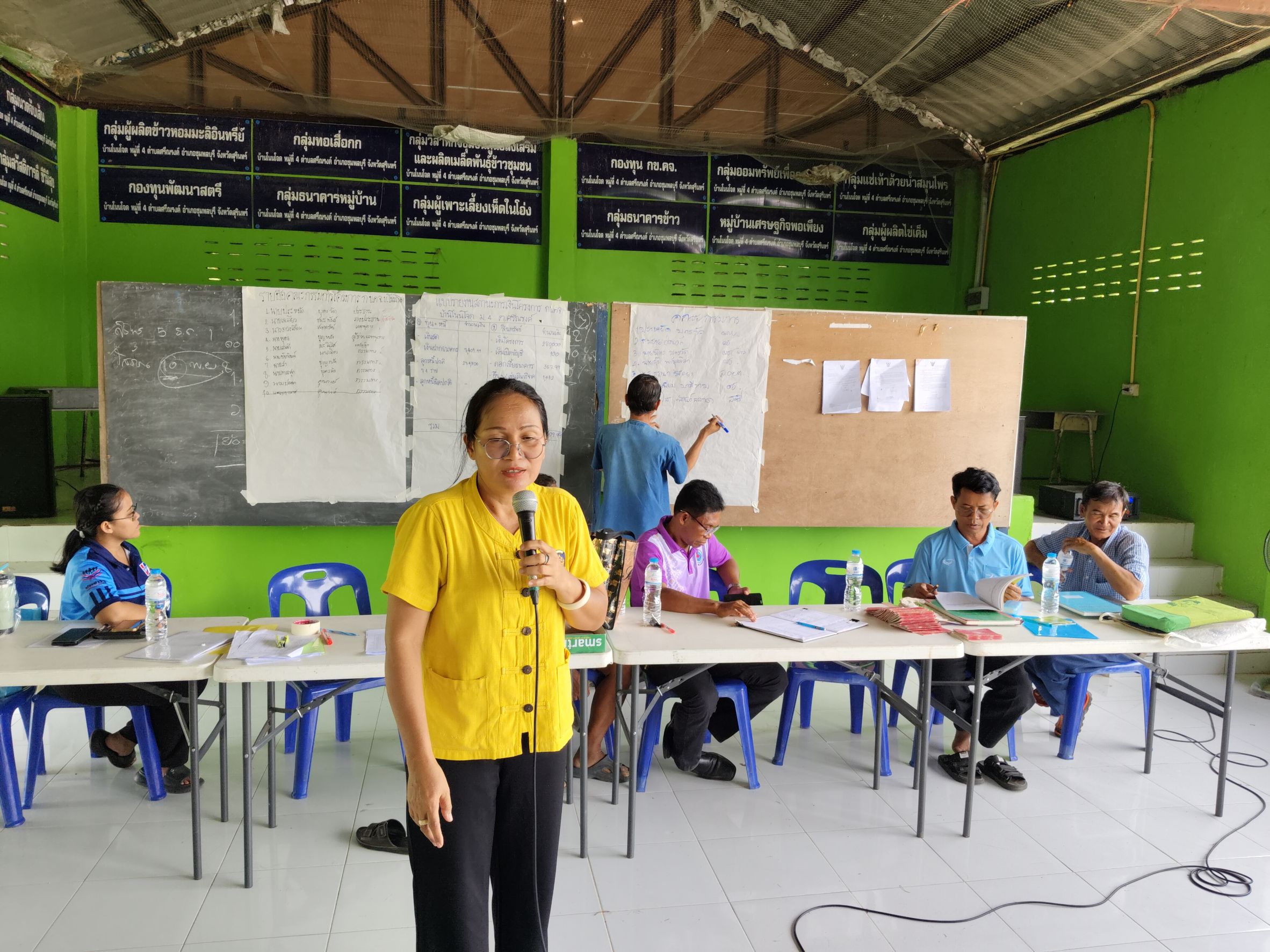 ✨พช.ชุมพลบุรี ประชุมและติดตามการดำเนินงานคณะกรรมการโครงการแก้ไขปัญหาความยากจน (กข.คจ.) บ้านโนนโจด หมู่ที่ ๔ ตำบลศรีณรงค์ อำเภอชุมพลบุรี